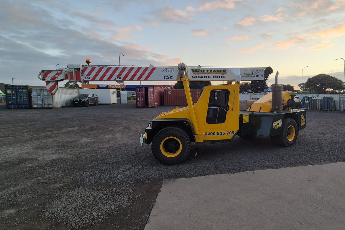 Williams Crane Hire Franna AT-15 pick and carry crane