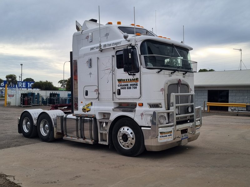 Kenworth K200 prime mover